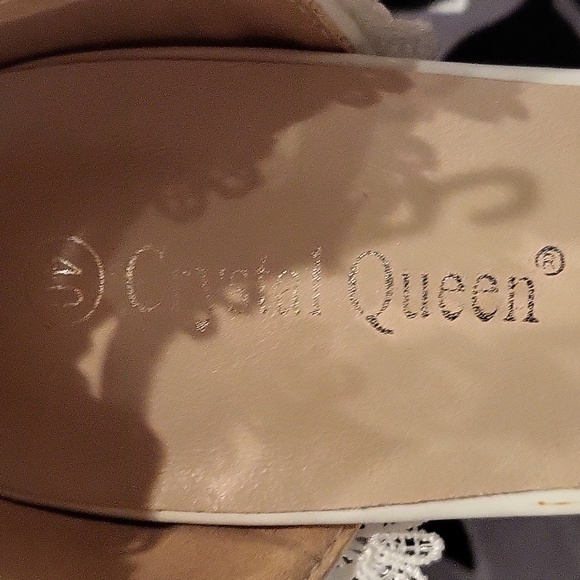 4 inch stelleto's covered in pearls. - Picture 4 of 4